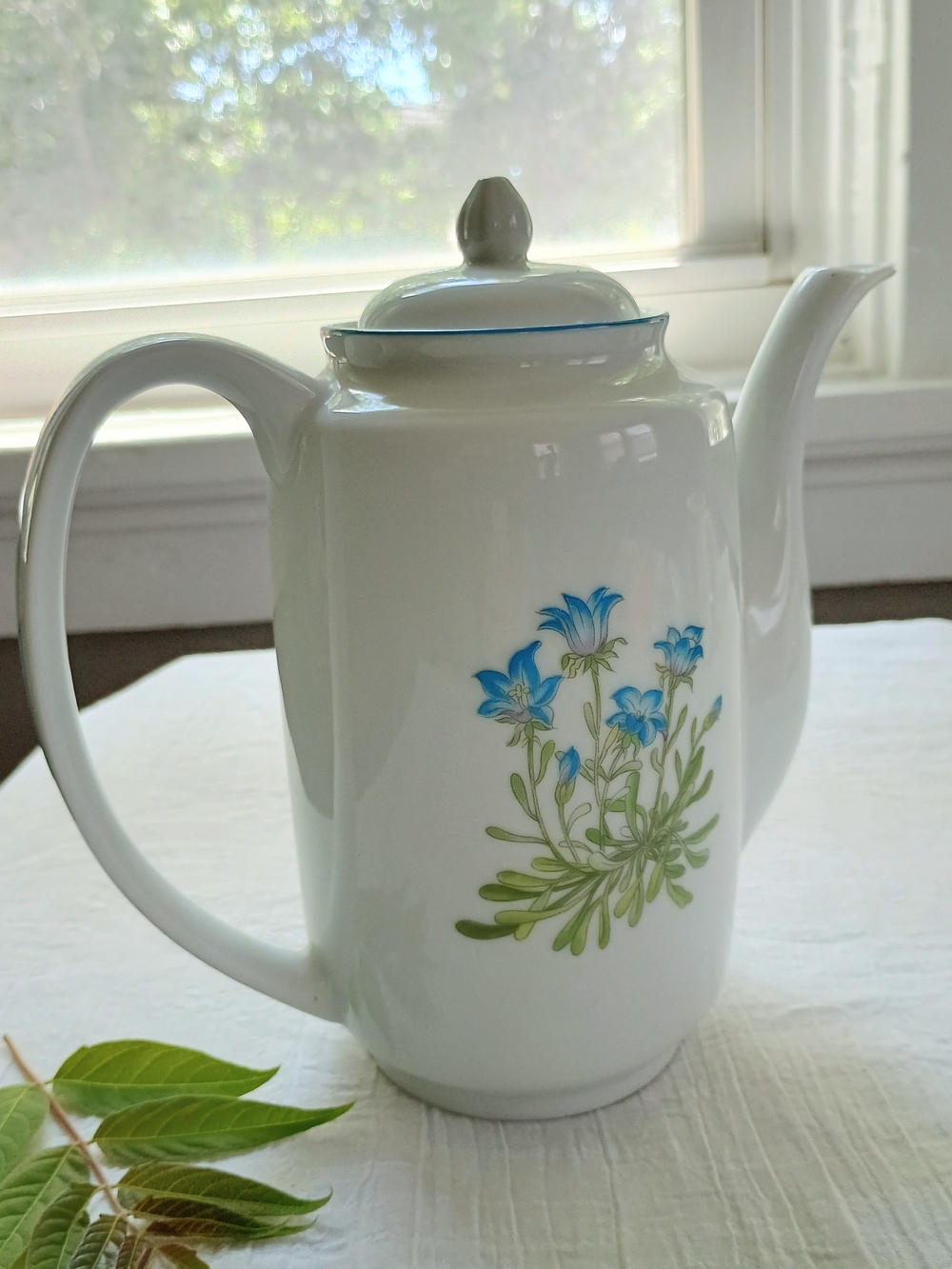 🦢 COQUETTE CORE 🦢 VTG Takahashi Japanese Porcelain Teapot, Cottage Core, Boho
